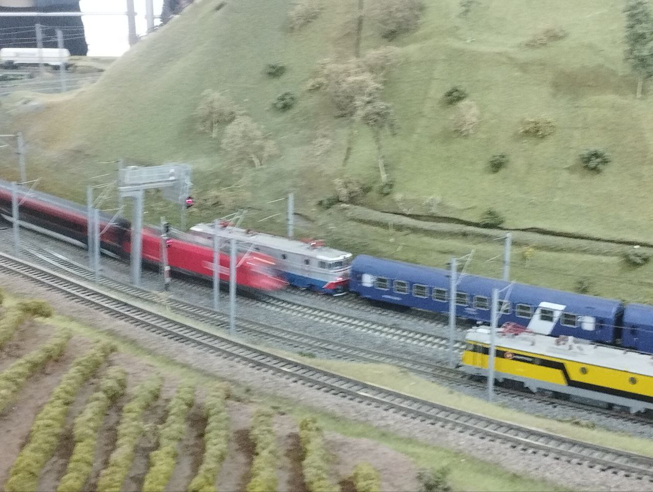 Doutchebahn locomotive hauling passenger cars